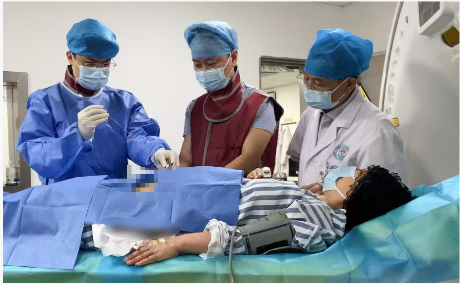 癌性腹水难消退？罗鹏飞程式疗法为晚期癌症患者解顽疾，内外兼治