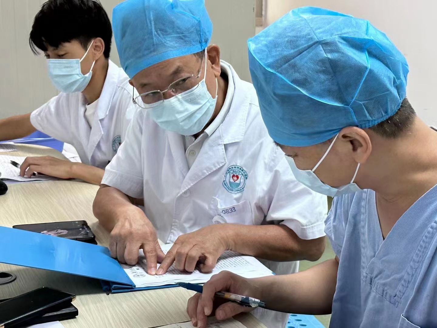 退休女工程师遇胆道梗阻绝境，罗鹏飞教授妙手疏通生命通道