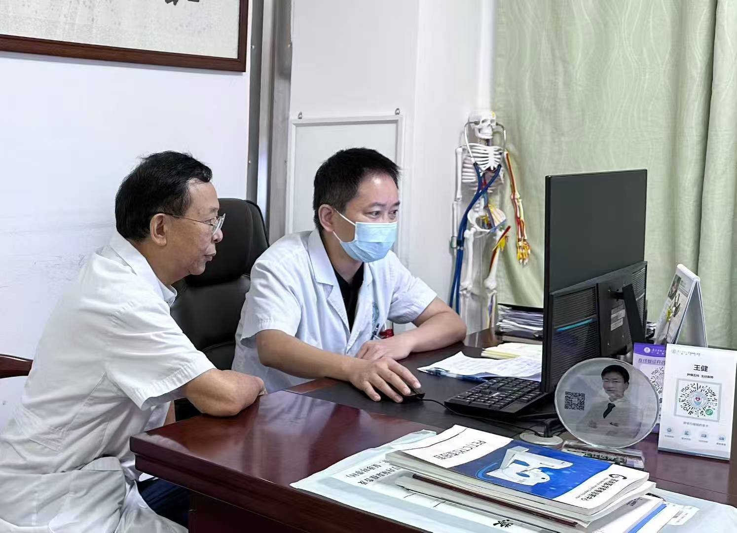 25岁姑娘抗癌3年：微创介入点亮新生，青春无惧肝癌阴霾